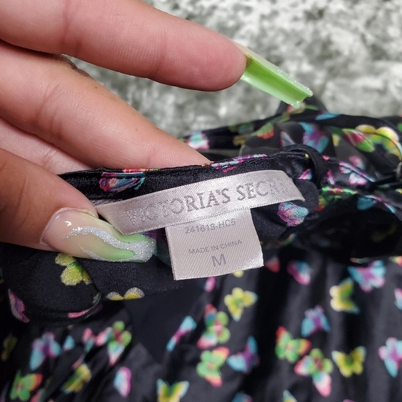 Victoria's Secret Butterfly Print Slip - Picture 4 of 7